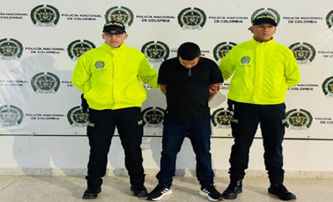 Estos hombres, capturados mediante orden judicial.