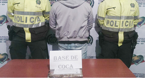 POLICIA-capturado-base de coca