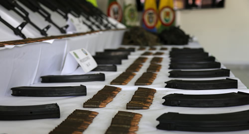 armas-caleta-guerra-caldas-policia