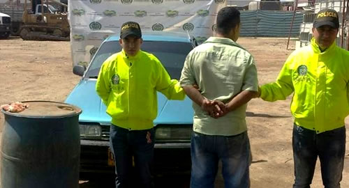 policia-captura-sujeto-por-transportar-combustible-contrabando1