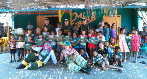 POLICIA NACIONAL JUNTOS POR LOS NIÑOS POLIPAYASOS MAGDALENA MEDIO